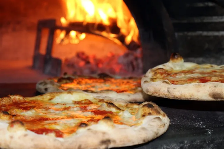 Pizzeria avec pizzas, boissons et desserts à Hazebrouck, Hazebrouck, Chez Thomas